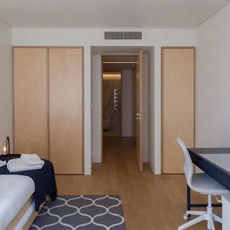 Апартаменты Flh Santos Family Spacious Flat